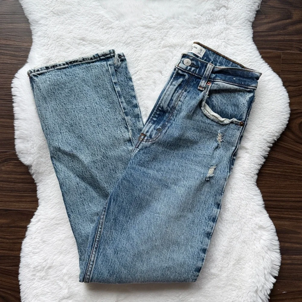 Abercrombie & Fitch The 90s Straight Ultra High Rise size 2 Short - Picture 5 of 6